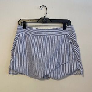Lord & Taylor Design Lab Short Skort Skirt Seersucker Blue White Stripe Size M